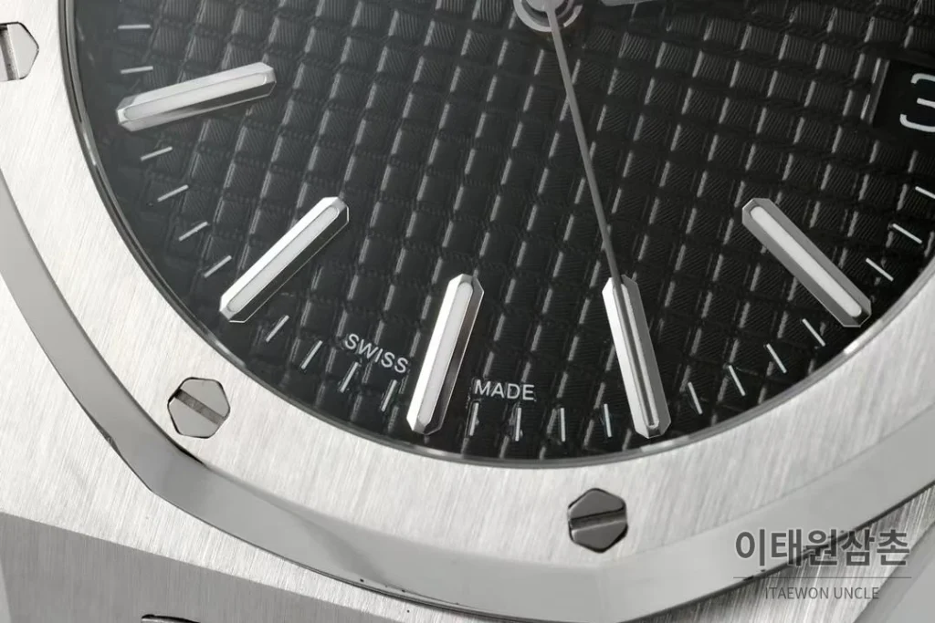 오데마피게 로열오크 50주년 실버베젤 블랙다이얼 오토매틱 41mm