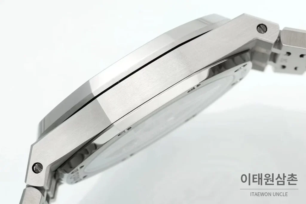 오데마피게 로열오크 50주년 실버베젤 블랙다이얼 오토매틱 41mm