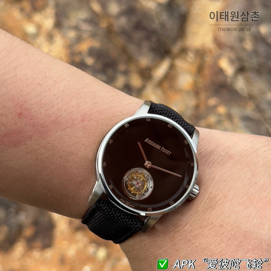 오데마피게 CODE 11.59 실버베젤 블랙 어벤추린 플라잉 투르비용 42mm