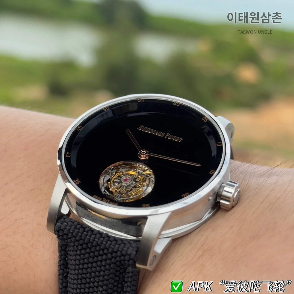 오데마피게 CODE 11.59 실버베젤 블랙 어벤추린 플라잉 투르비용 42mm