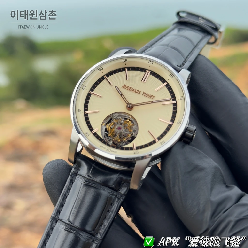 오데마피게 CODE 11.59 실버베젤 아이보리 어벤추린 플라잉 투르비용 42mm