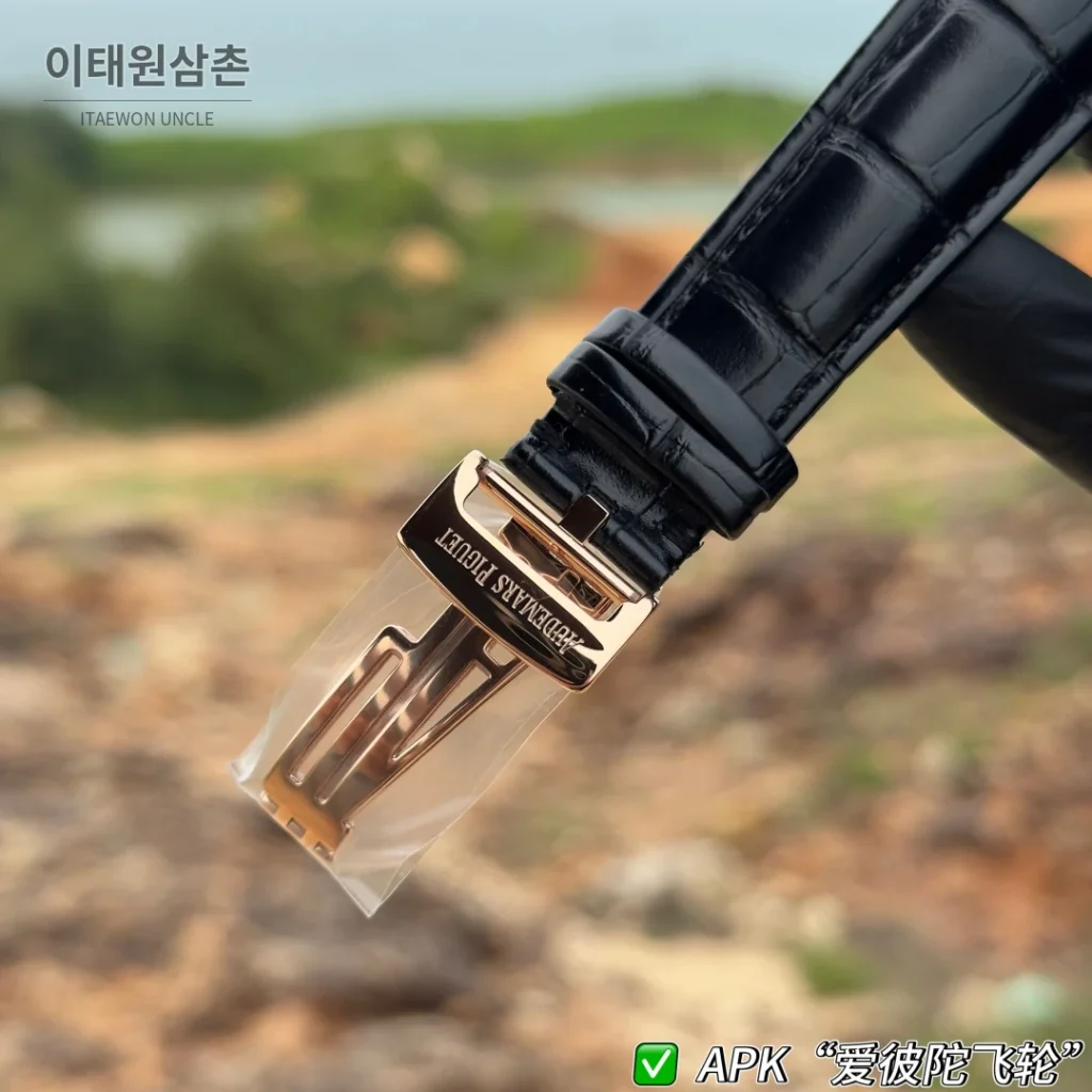 오데마피게 코드11.59 투르비용 오토매틱 42mm 블랙 다이얼