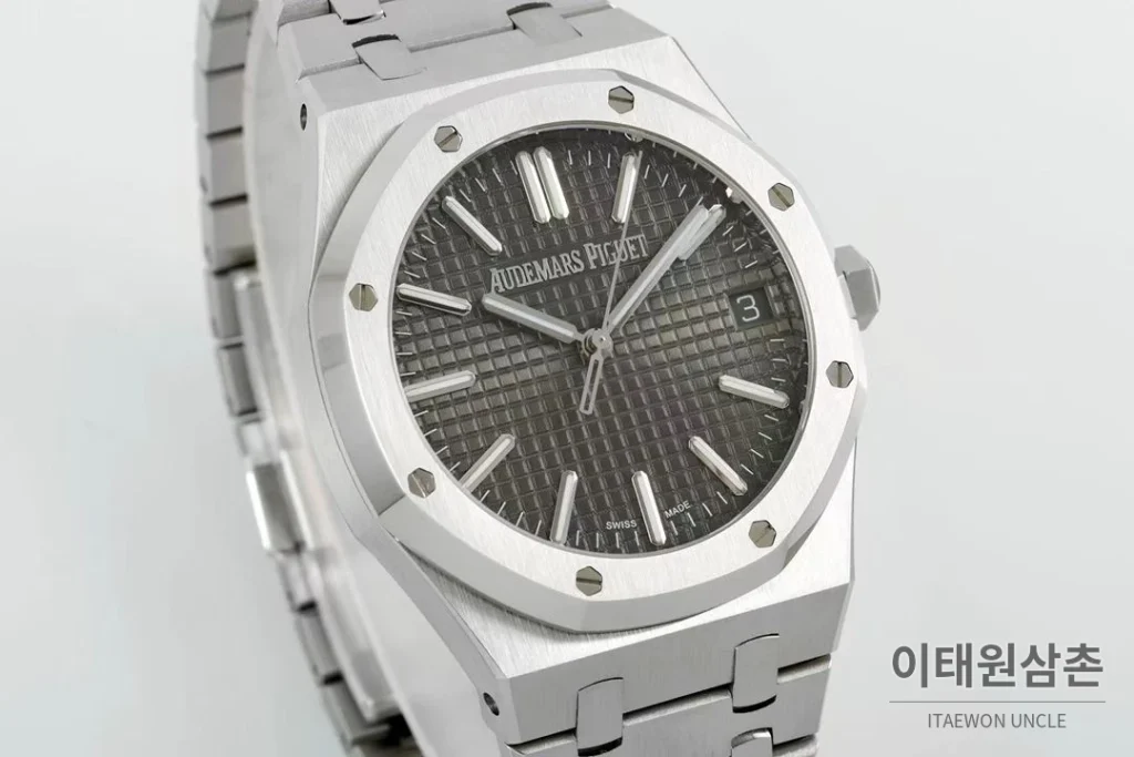 오데마피게 로열오크 50주년 실버베젤 그레이다이얼 오토매틱 41mm