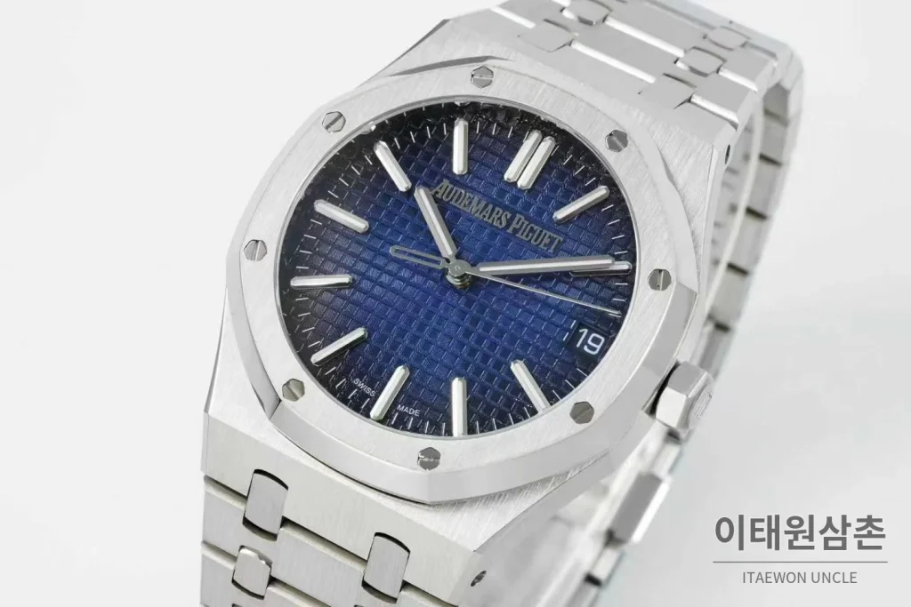 오데마피게 로열오크 50주년 실버베젤 네이비다이얼 오토매틱 41mm