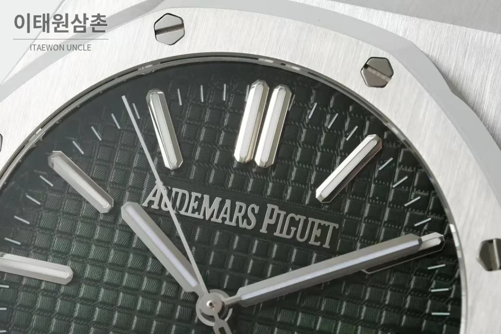 오데마피게 로열오크 50주년 실버베젤 다크그린다이얼 오토매틱 41mm