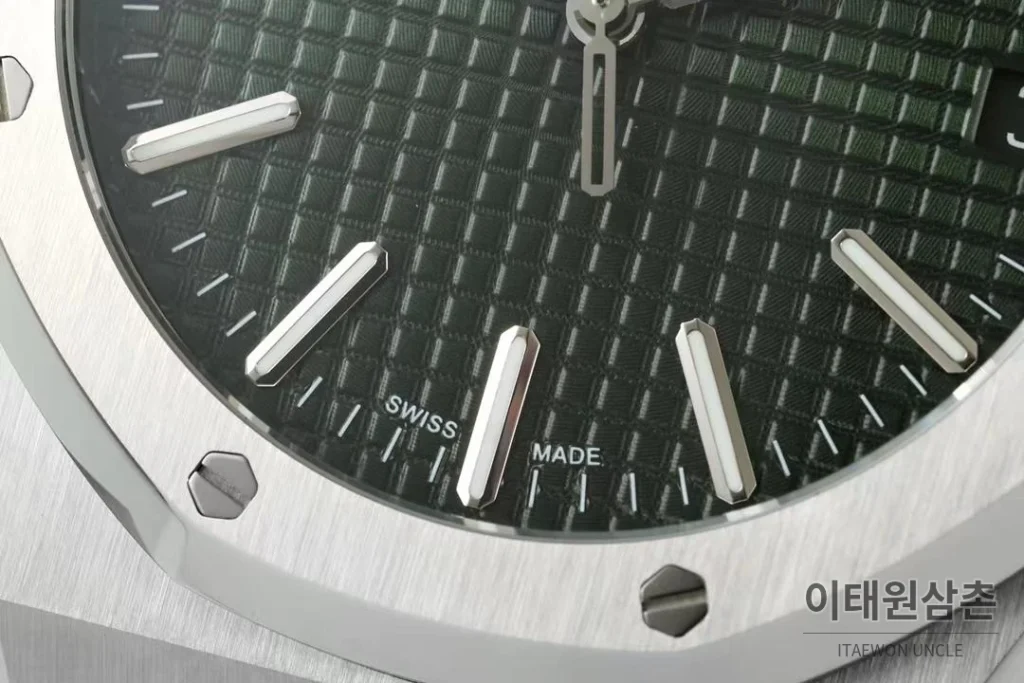 오데마피게 로열오크 50주년 실버베젤 다크그린다이얼 오토매틱 41mm
