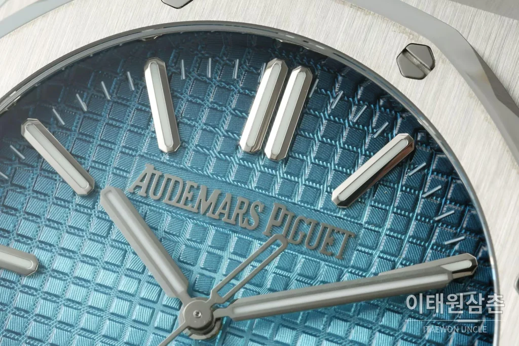 오데마피게 로열오크 50주년 실버베젤 코발트다이얼 오토매틱 41mm 15510ST (2)