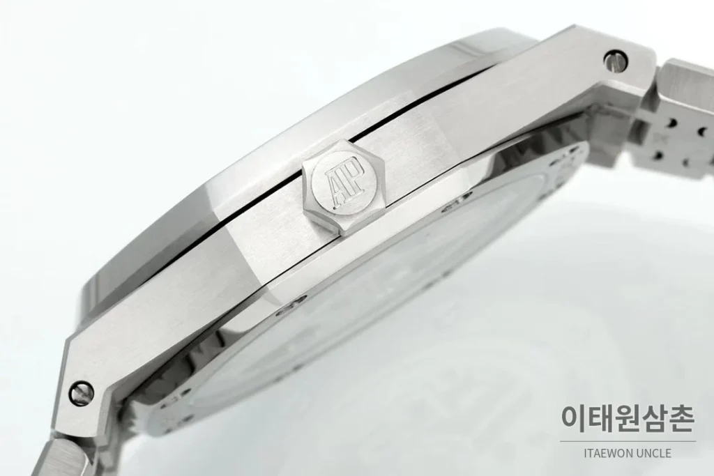 오데마피게 로열오크 50주년 실버베젤 다크그린다이얼 오토매틱 41mm