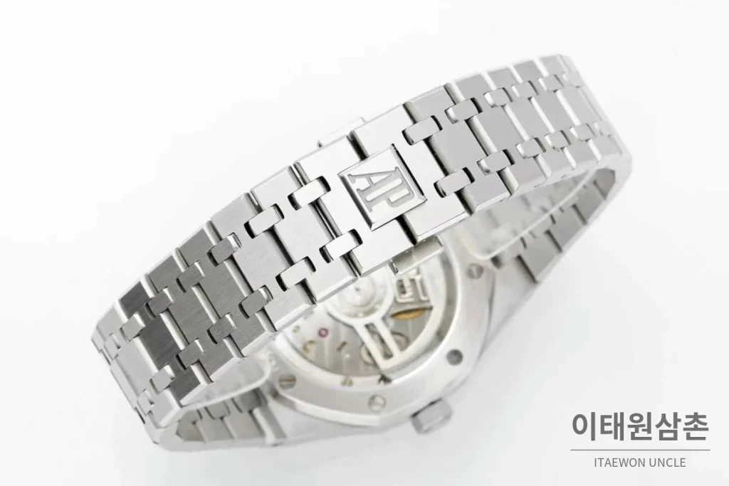 오데마피게 로열오크 50주년 실버베젤 네이비다이얼 오토매틱 41mm