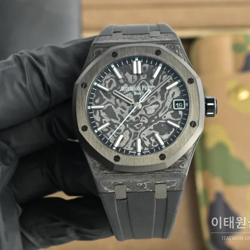 오데마피게 로열오크 오토매틱 41mm 그레이 다이얼 블랙 러버 스트랩 그레이 베젤 (2)