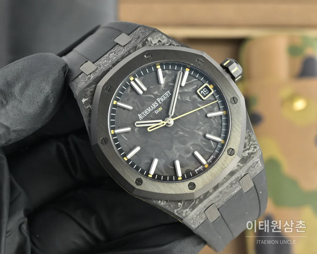 오데마피게 로열오크 오토매틱 41mm 그레이 다이얼 블랙 러버 스트랩 그레이 베젤