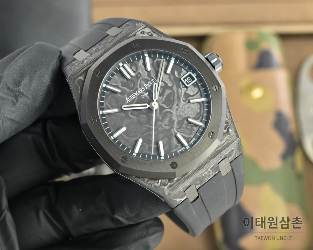 오데마피게 로열오크 오토매틱 41mm 그레이 다이얼 블랙 러버 스트랩 그레이 베젤 (2)