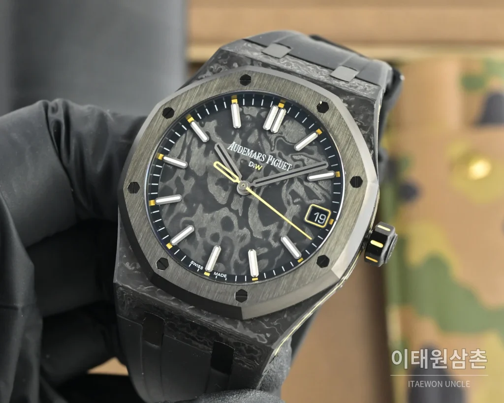 오데마피게 로열오크 오토매틱 41mm 그레이 다이얼 블랙 러버 스트랩 그레이 베젤