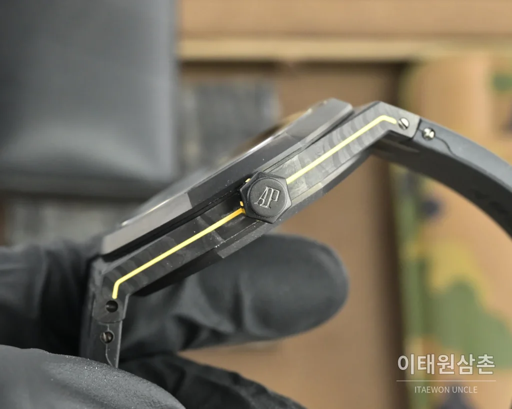 오데마피게 로열오크 오토매틱 41mm 그레이 다이얼 블랙 러버 스트랩 그레이 베젤