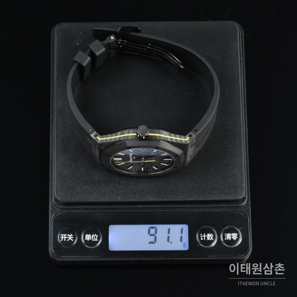 오데마피게 로열오크 오토매틱 41mm 그레이 다이얼 블랙 러버 스트랩 블랙 베젤