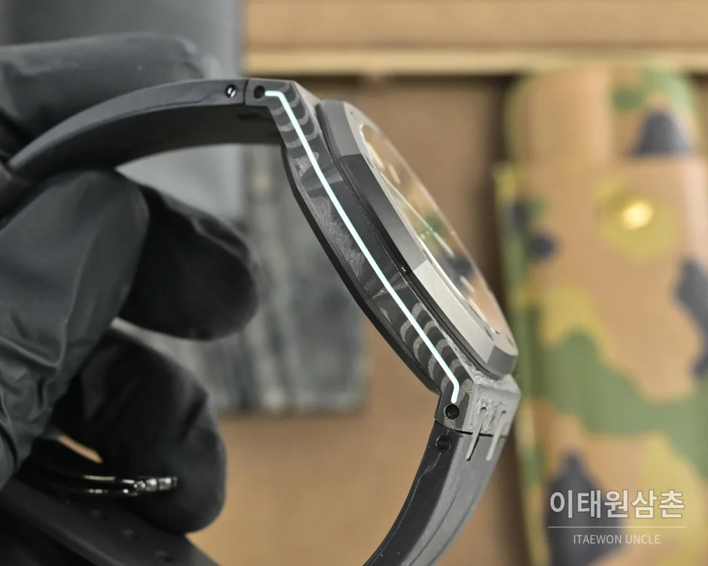 오데마피게 로열오크 오토매틱 41mm 그레이 다이얼 블랙 러버 스트랩 그레이 베젤 (2)