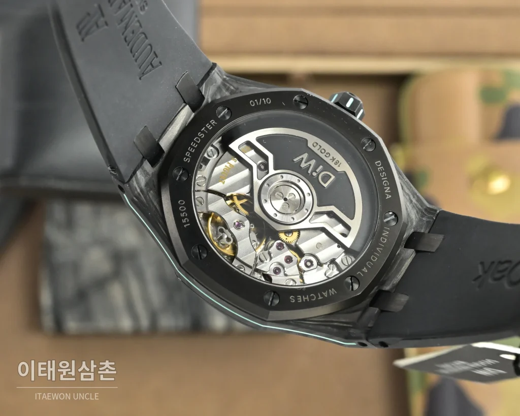 오데마피게 로열오크 오토매틱 41mm 그레이 다이얼 블랙 러버 스트랩 그레이 베젤 (2)