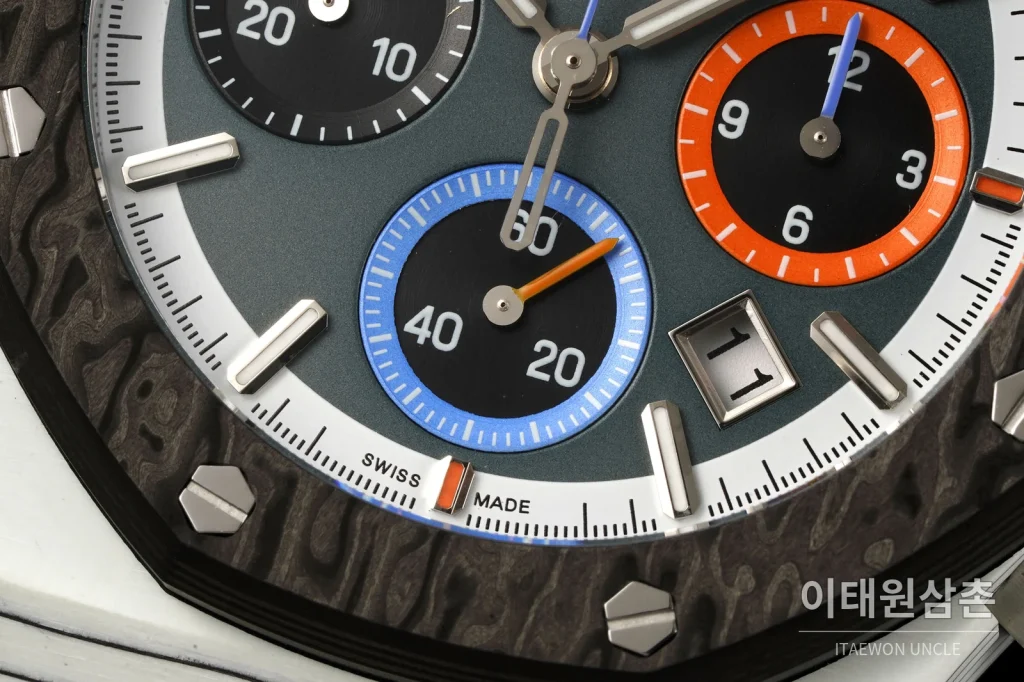 오데마피게 로열오크 크로노그래프 오토매틱 그레이 다이얼 아이스블루 나일론 스트랩