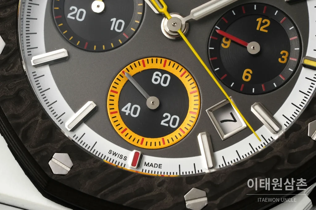 오데마피게 로열오크 크로노그래프 오토매틱 그레이 다이얼 블랙 나일론 스트랩