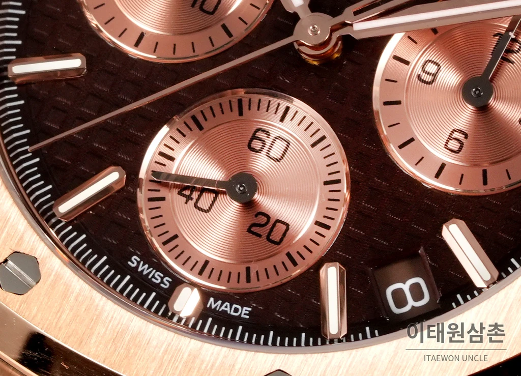 오데마피게 로열오크 크로노그래프 로즈골드 베젤 브라운 다이얼 오토매틱 41mm