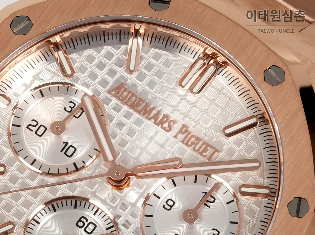 오데마피게 로열오크 크로노그래프 로즈골드 베젤 그레이 다이얼 오토매틱 41mm