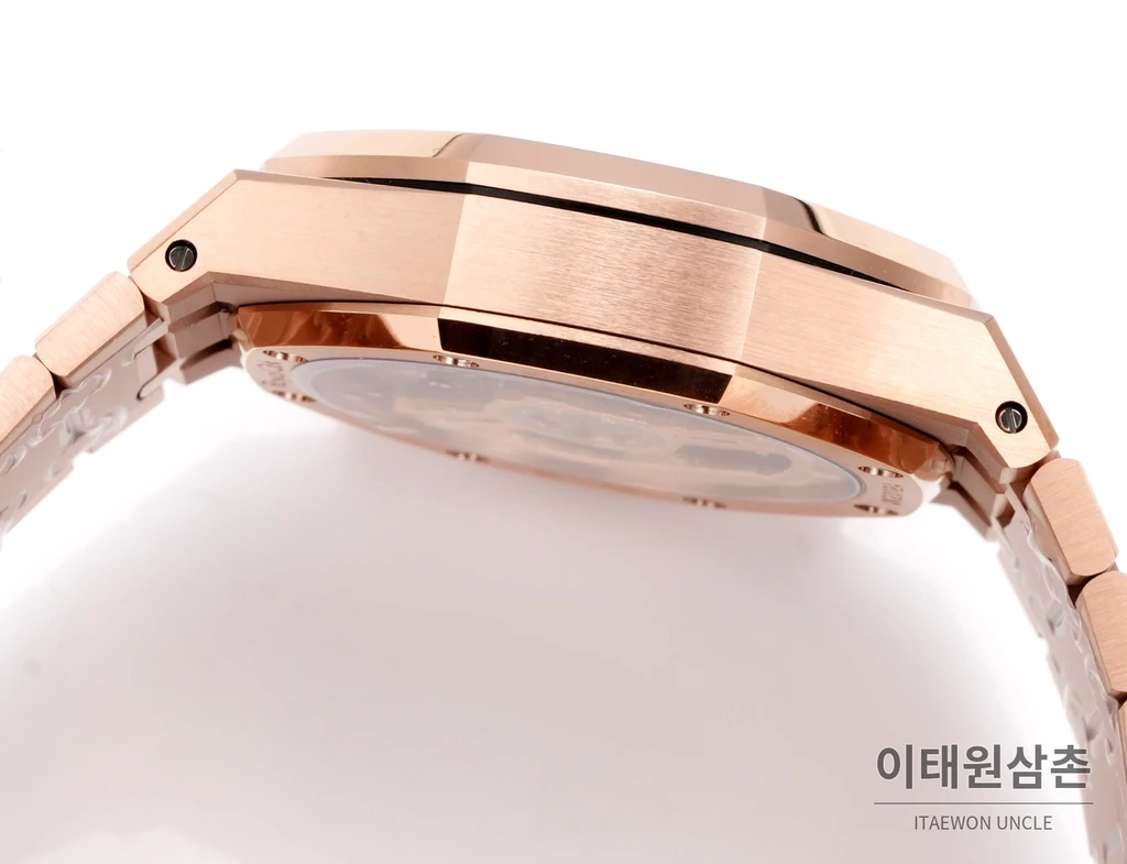 오데마피게 로열오크 크로노그래프 로즈골드 베젤 블랙 다이얼 오토매틱 41mm