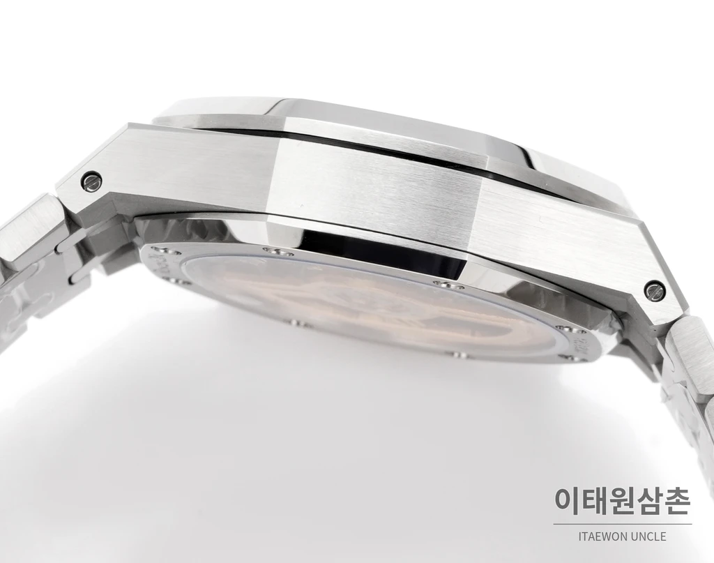 오데마피게 로열오크 크로노그래프 스틸 실버 베젤 네이비 다이얼 오토매틱 41mm