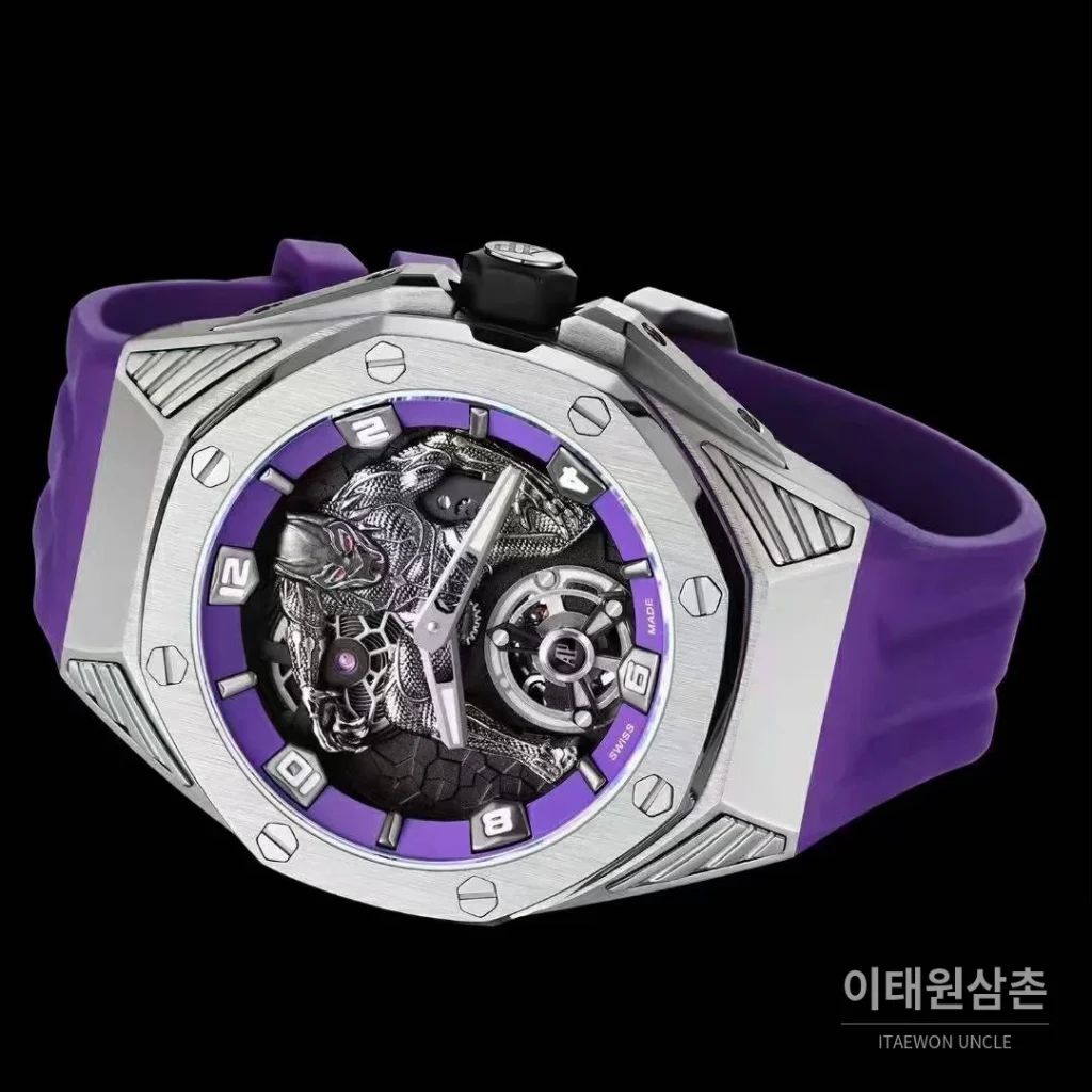 오데마피게 로열오크 컨셉 블랙팬서 스켈레톤 플로팅 투르비옹 수동 42mm 26620 퍼플 다이얼 퍼플 러버 스트랩 티타늄 케이스