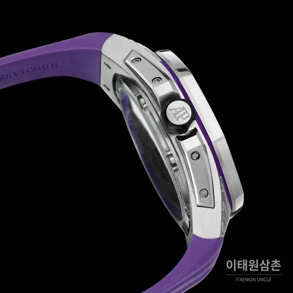 오데마피게 로열오크 컨셉 블랙팬서 스켈레톤 플로팅 투르비옹 수동 42mm 26620 퍼플 다이얼 퍼플 러버 스트랩 티타늄 케이스