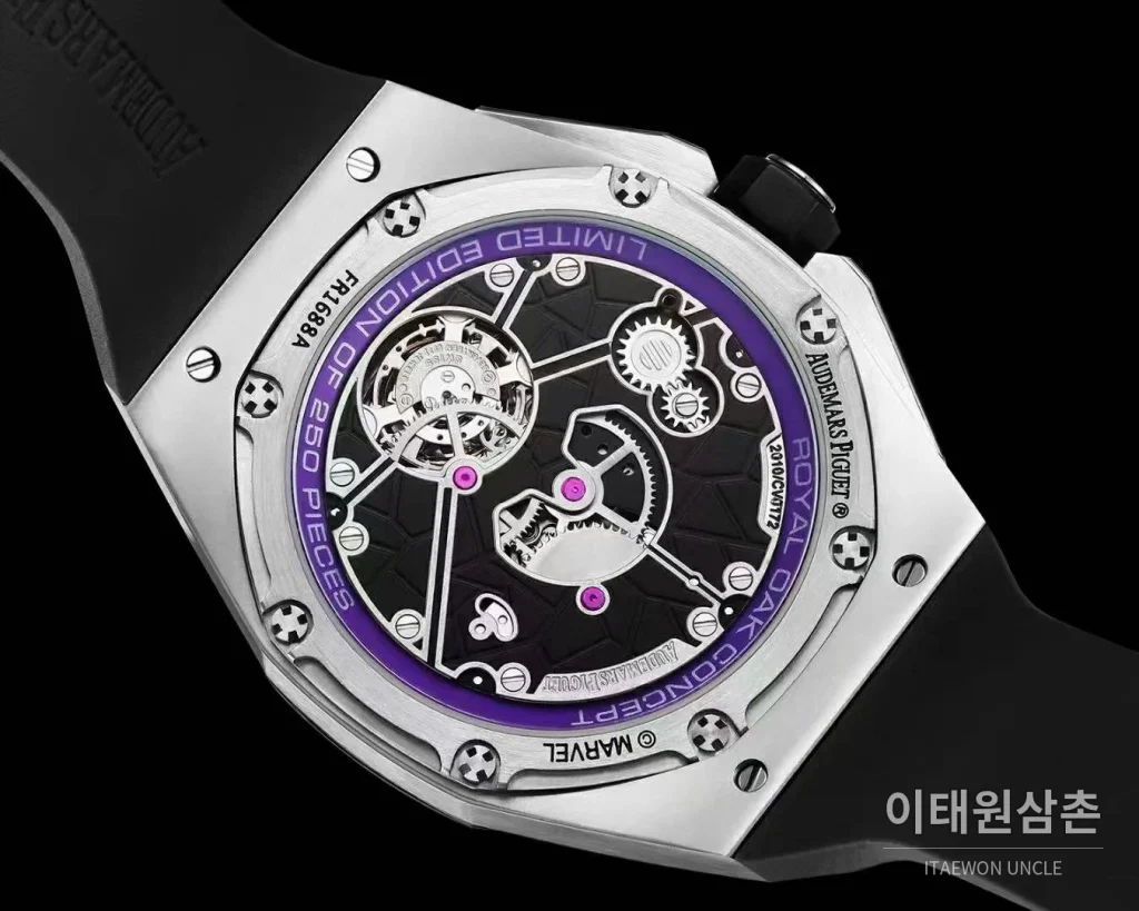 오데마피게 로열오크 컨셉 블랙팬서 스켈레톤 플로팅 투르비옹 수동 42mm 26620 스켈레톤 다이얼 블랙 러버 스트랩 실버 베젤