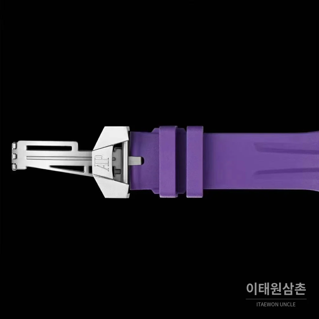 오데마피게 로열오크 컨셉 블랙팬서 스켈레톤 플로팅 투르비옹 수동 42mm 26620 퍼플 다이얼 퍼플 러버 스트랩 티타늄 케이스