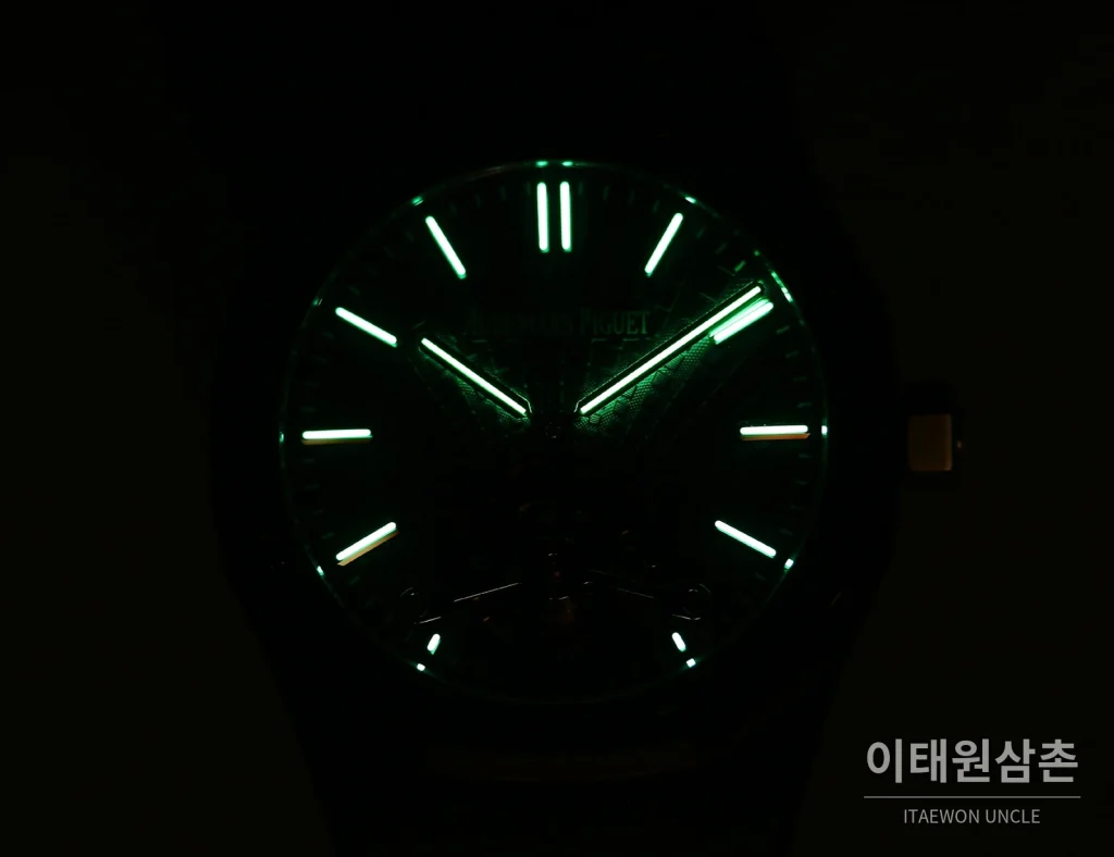 오데마피게 로열오크 에볼루티브 다이얼 투르비용 오토매틱 41mm 세라믹 브레이슬릿