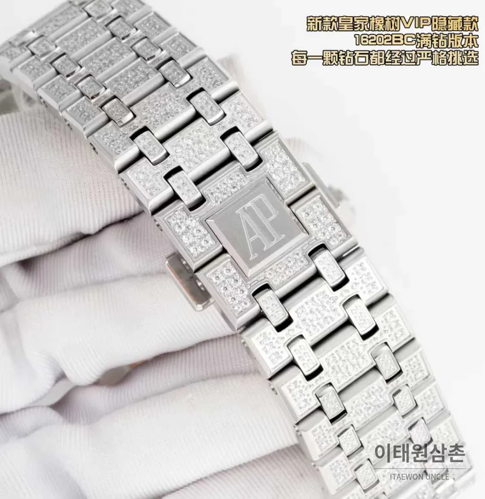 오데마피게 로열오크 풀다이아 화이트골드 스켈레톤 오토매틱 39mm 실버 스틸 브레이슬릿 (4)