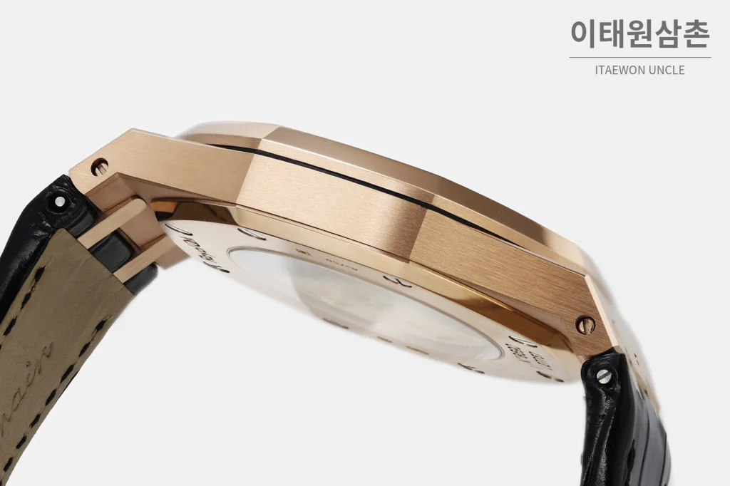 오데마피게 로열오크 골드베젤 블랙다이얼 기계식 37mm