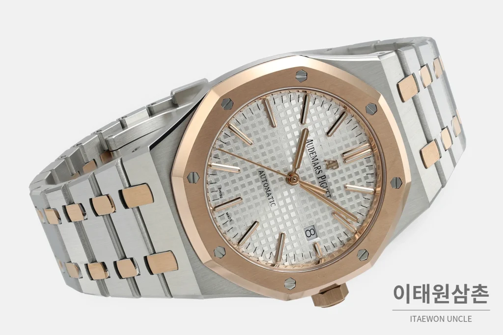 오데마피게 로열오크 골드베젤 화이트다이얼 기계식 37mm 15400 투톤 브레이슬릿
