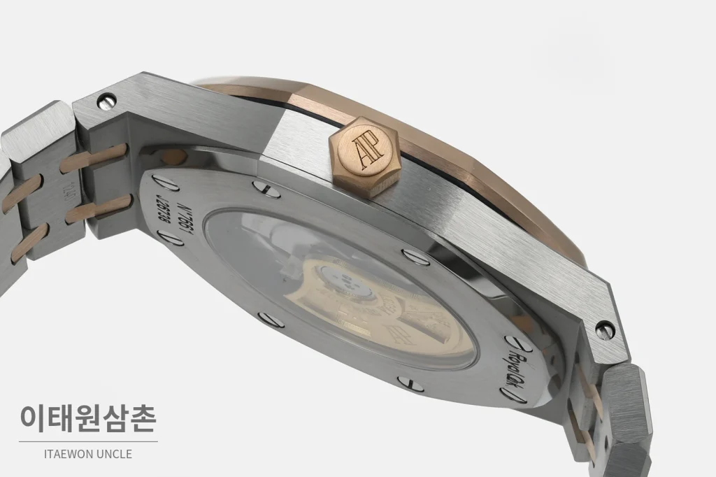 오데마피게 로열오크 골드베젤 화이트다이얼 기계식 37mm 15400 투톤 브레이슬릿