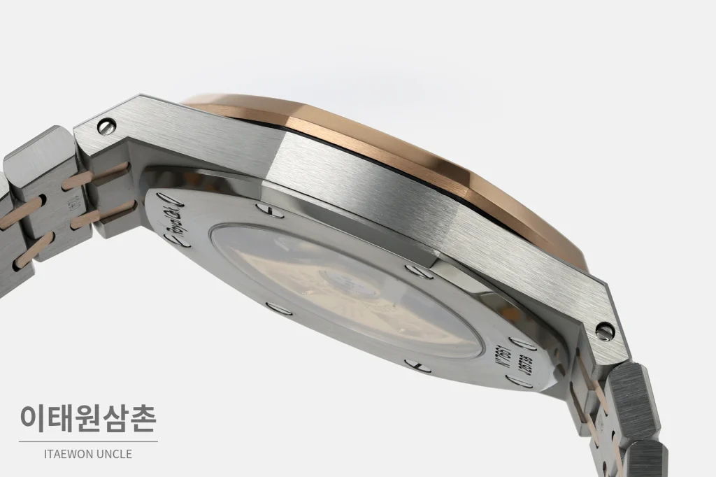 오데마피게 로열오크 골드베젤 화이트다이얼 기계식 37mm 15400 투톤 브레이슬릿