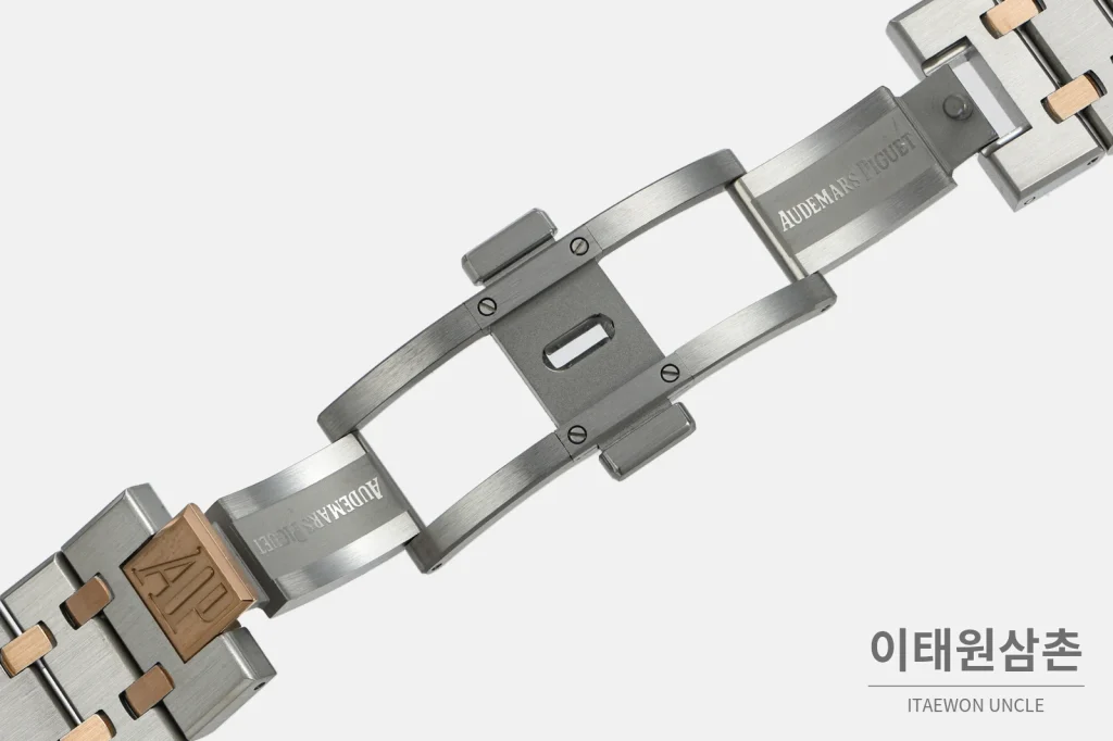 오데마피게 로열오크 골드베젤 화이트다이얼 기계식 37mm 15400 투톤 브레이슬릿
