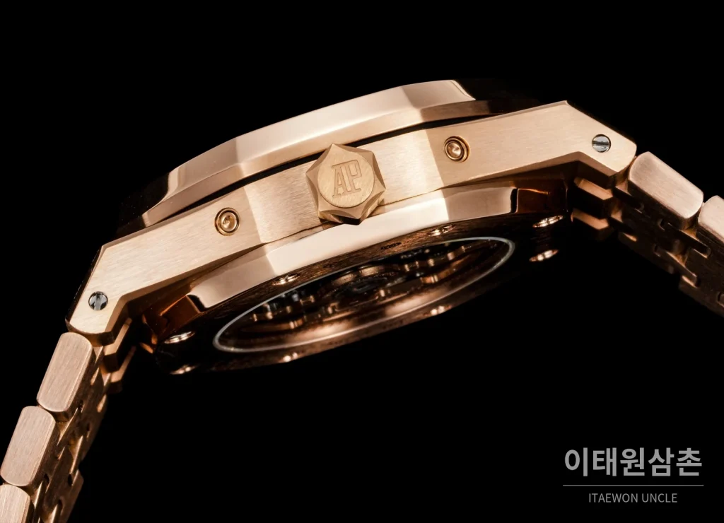 오데마피게 로열오크 골드베젤 화이트다이얼 퍼페추얼 캘린더 38mm