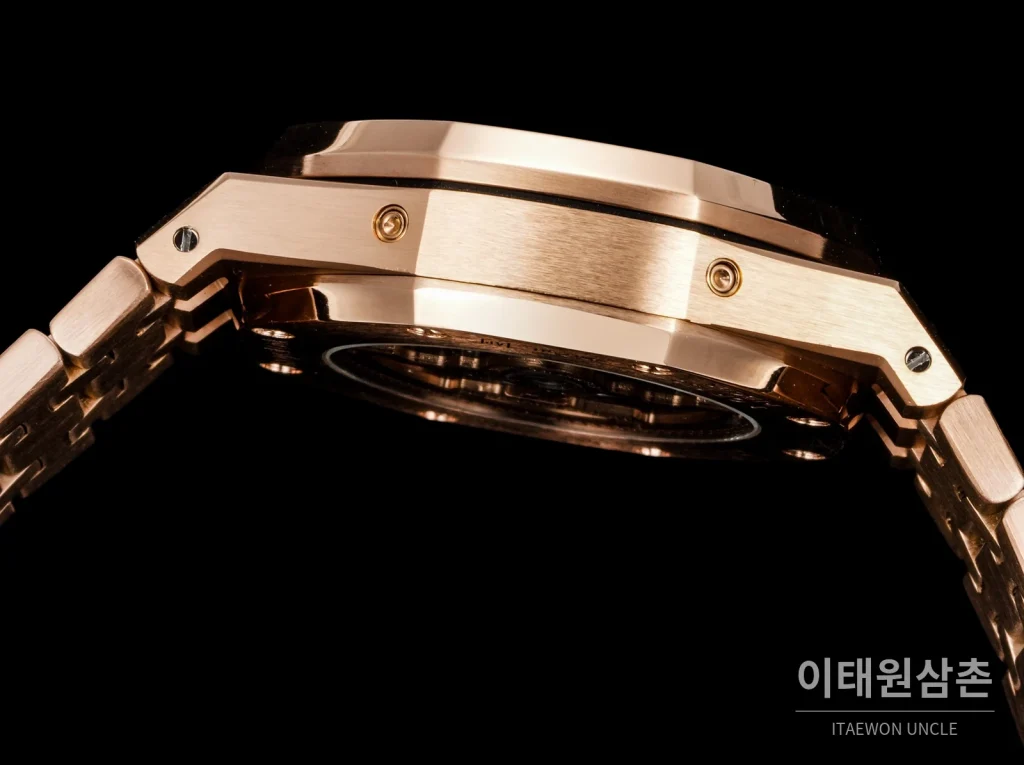 오데마피게 로열오크 골드베젤 화이트다이얼 퍼페추얼 캘린더 38mm