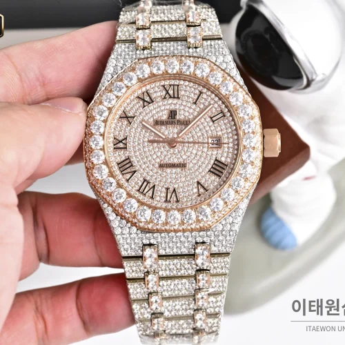 오데마피게 로열오크 모아사나이트 파베세팅 커스텀 오토매틱 41mm 실버 투톤 브레이슬릿 (2) 오데마피게 로열오크 모아사나이트 파베세팅 커스텀 오토매틱 41mm 실버 투톤 브레이슬릿 (2)