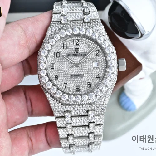 오데마피게 로열오크 모아사나이트 파베세팅 커스텀 오토매틱 41mm 실버 스틸 브레이슬릿 (3) 오데마피게 로열오크 모아사나이트 파베세팅 커스텀 오토매틱 41mm 실버 스틸 브레이슬릿 (3)