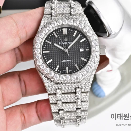 오데마피게 로열오크 모아사나이트 파베세팅 오토매틱 41mm 실버 스틸 브레이슬릿 오데마피게 로열오크 모아사나이트 파베세팅 오토매틱 41mm 실버 스틸 브레이슬릿