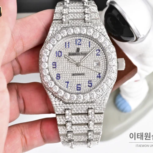오데마피게 로열오크 모아사나이트 파베세팅 커스텀 오토매틱 41mm 실버 스틸 브레이슬릿 오데마피게 로열오크 모아사나이트 파베세팅 커스텀 오토매틱 41mm 실버 스틸 브레이슬릿