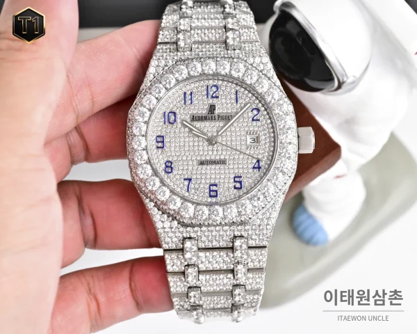 오데마피게 로열오크 모아사나이트 파베세팅 커스텀 오토매틱 41mm 실버 스틸 브레이슬릿 오데마피게 로열오크 모아사나이트 파베세팅 커스텀 오토매틱 41mm 실버 스틸 브레이슬릿