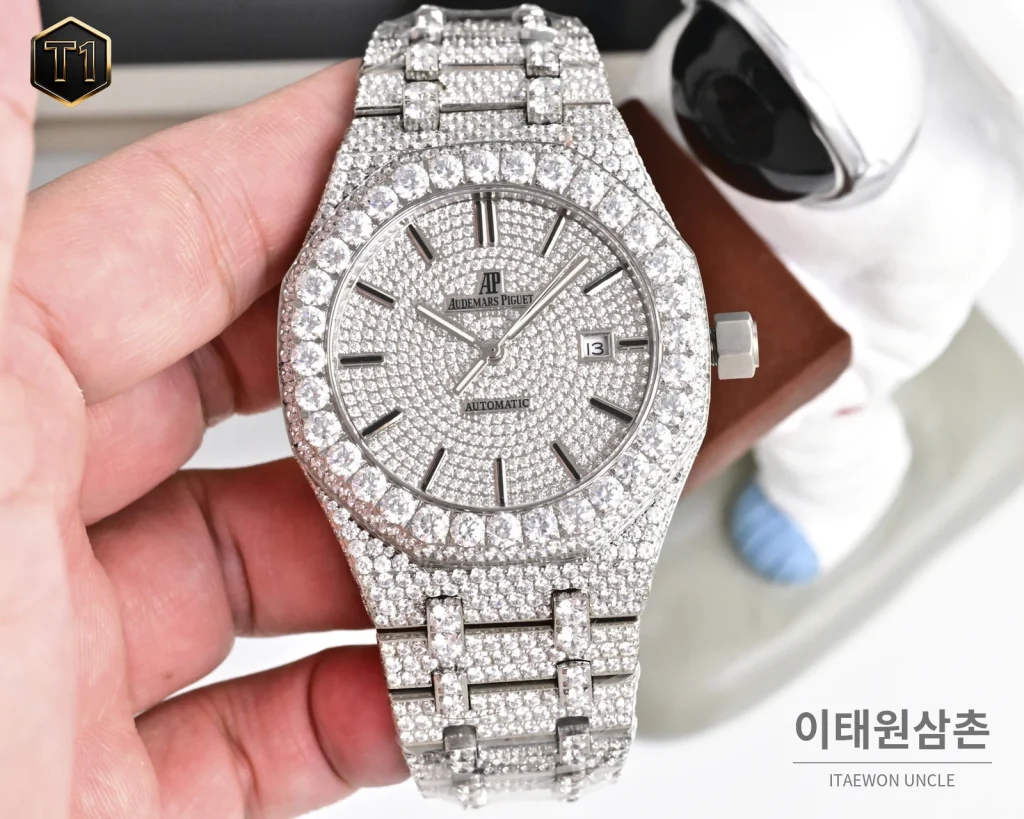 오데마피게 로열오크 모아사나이트 파베세팅 커스텀 오토매틱 41mm 실버 스틸 브레이슬릿 (3)
