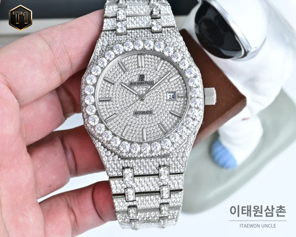 오데마피게 로열오크 모아사나이트 파베세팅 커스텀 오토매틱 41mm 실버 스틸 브레이슬릿 (3)