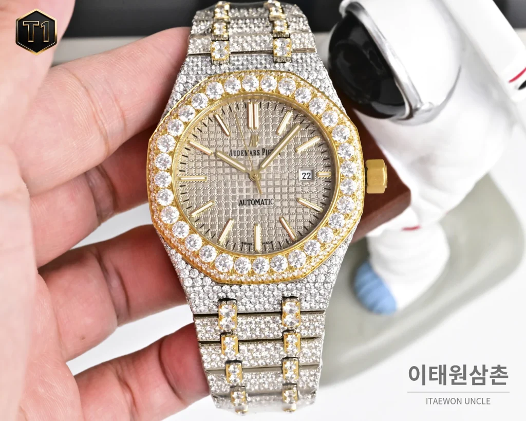 오데마피게 로열오크 모아사나이트 파베세팅 오토매틱 41mm 실버 투톤 브레이슬릿 골드 베젤 (2)