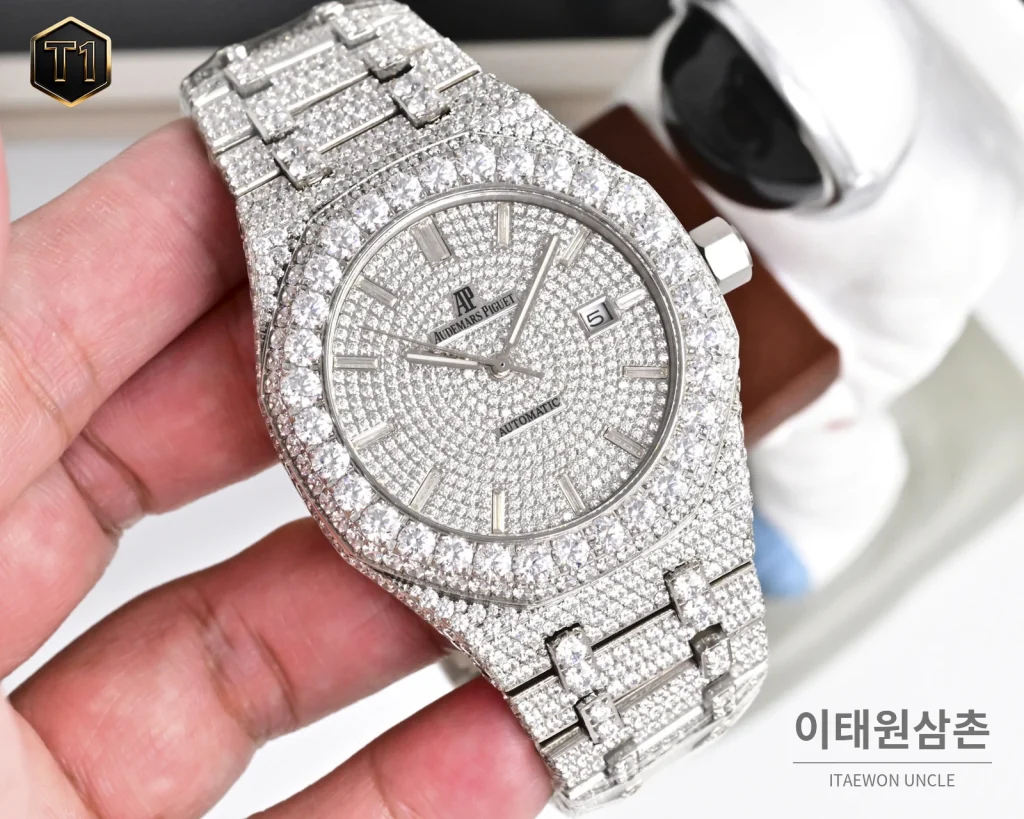 오데마피게 로열오크 모아사나이트 파베세팅 커스텀 오토매틱 41mm 실버 스틸 브레이슬릿