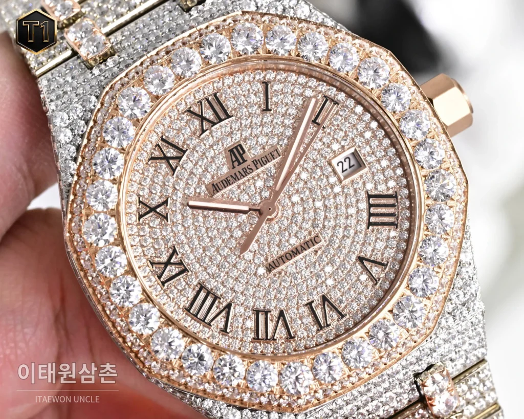 오데마피게 로열오크 모아사나이트 파베세팅 커스텀 오토매틱 41mm 실버 투톤 브레이슬릿 (2)